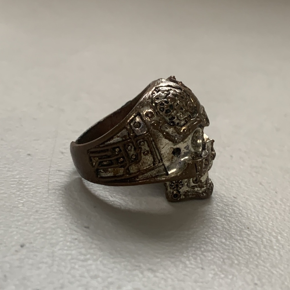 Silver Vintage Looking Skull Ring - Picture 4 of 6